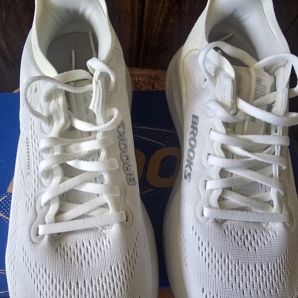 Women's Brooks Adrenaline 25 Size 7.5 Medium - Picture 7 of 12